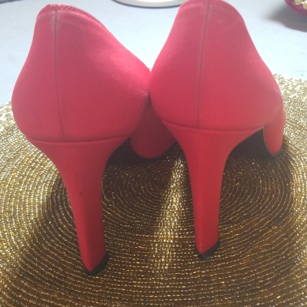 Shoes - Picture 3 of 8